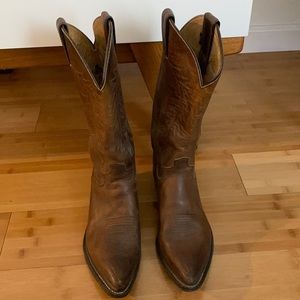 Used Justin Pointed Toe Cowboy Boots Sz. 9.5